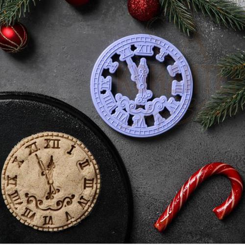 Форма для вырезки теста «Куранты»  Размер формы - 9,5?9,5 см